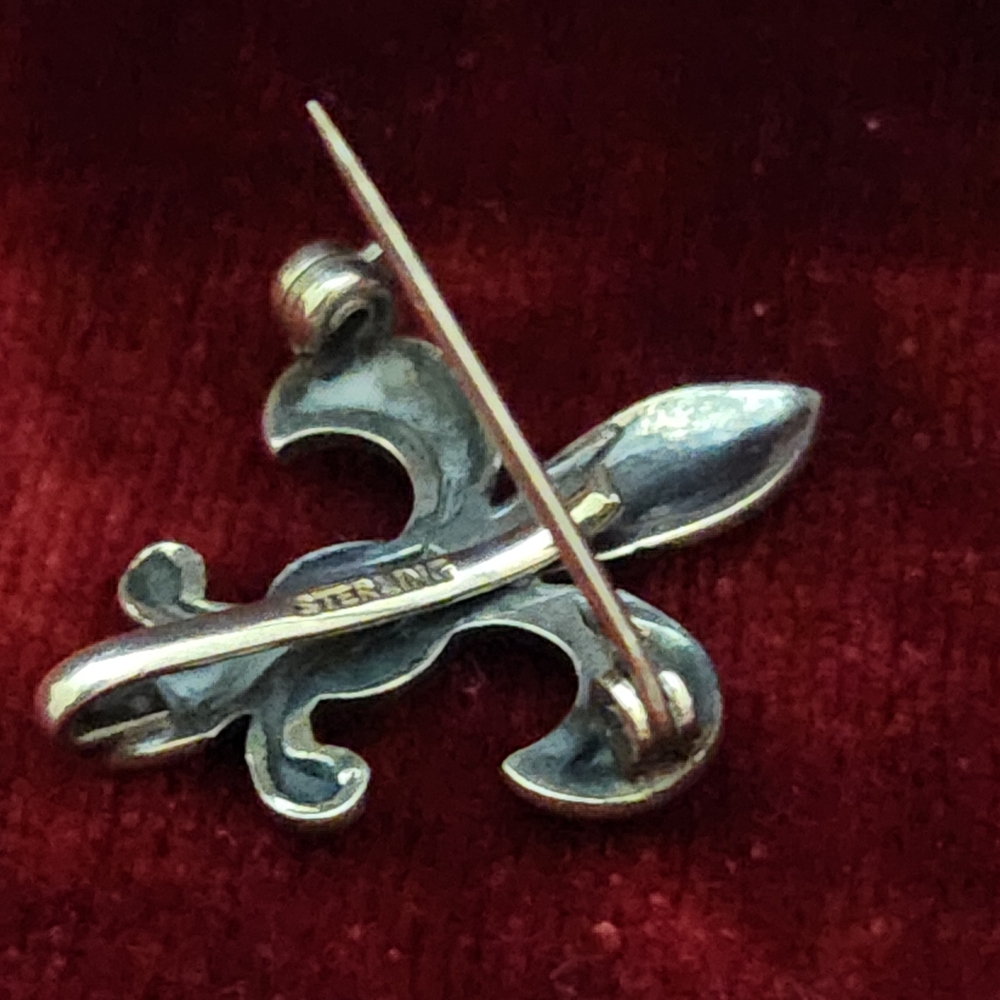 Sterling Silver Vintage Fleur de Lis Pin Clip - Picture 2 of 5